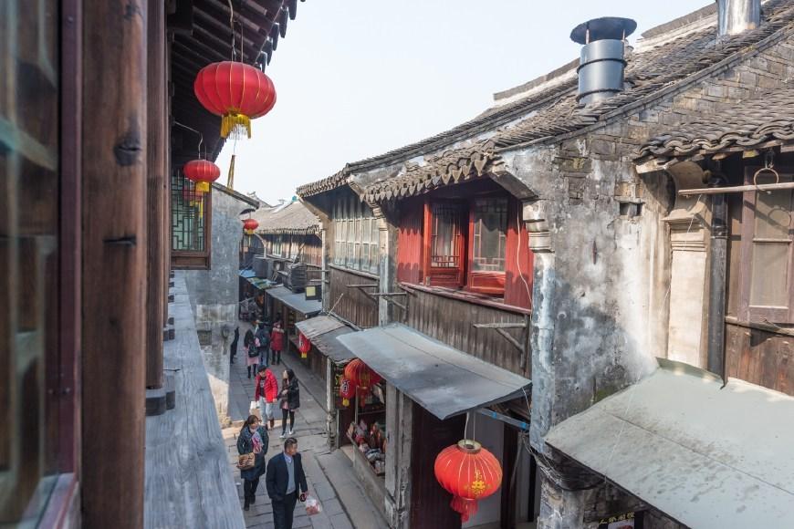 匆忙离开